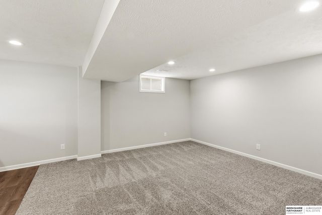 21405 Appaloosa Drive, Elkhorn, NE 68022
