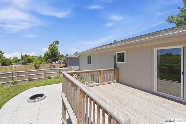 21405 Appaloosa Drive, Elkhorn, NE 68022