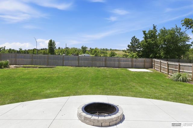 21405 Appaloosa Drive, Elkhorn, NE 68022