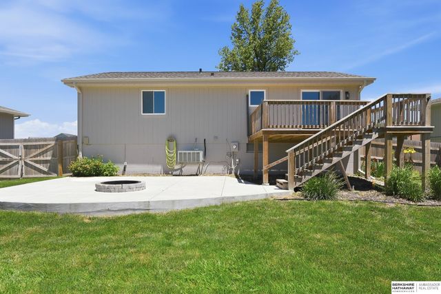 21405 Appaloosa Drive, Elkhorn, NE 68022