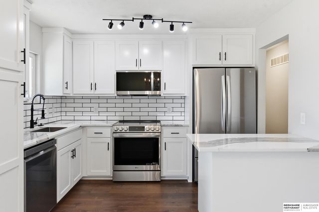 21405 Appaloosa Drive, Elkhorn, NE 68022
