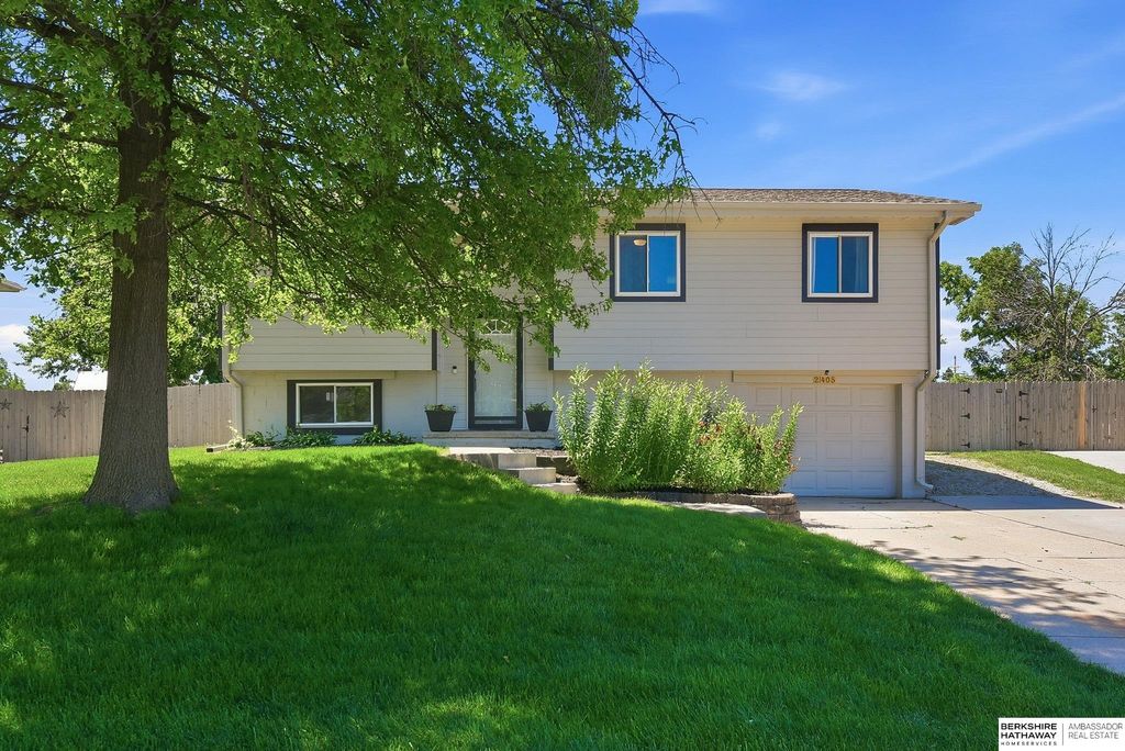 21405 Appaloosa Drive, Elkhorn, NE 68022