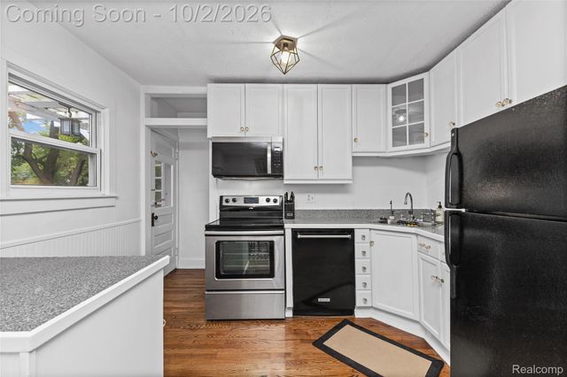 16260 Birwood Avenue, Beverly Hills Village, MI 48025