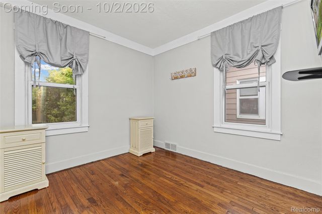 16260 Birwood Avenue, Beverly Hills Village, MI 48025