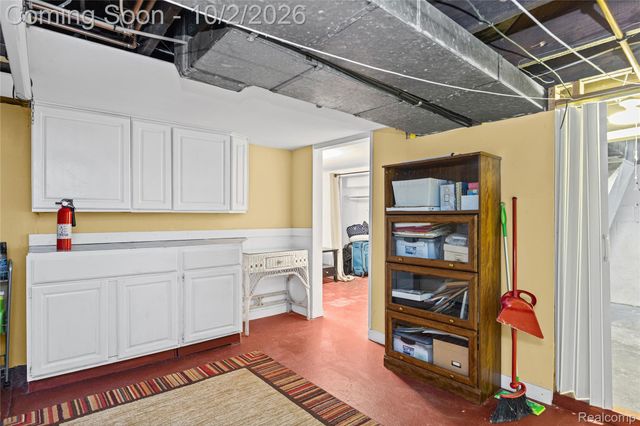 16260 Birwood Avenue, Beverly Hills Village, MI 48025