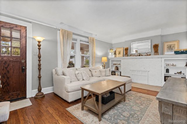 16260 Birwood Avenue, Beverly Hills Village, MI 48025