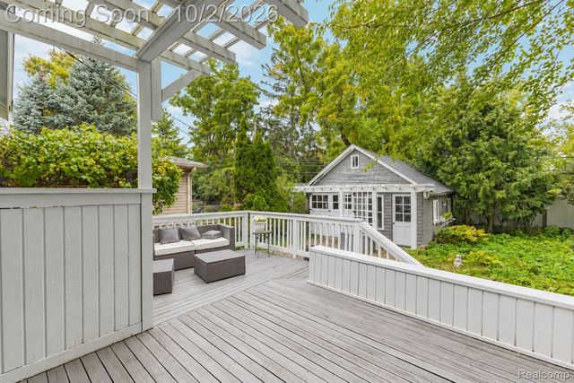 16260 Birwood Avenue, Beverly Hills Village, MI 48025