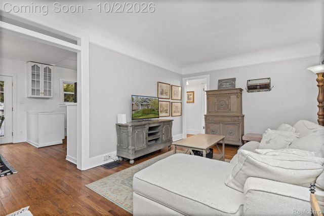 16260 Birwood Avenue, Beverly Hills Village, MI 48025