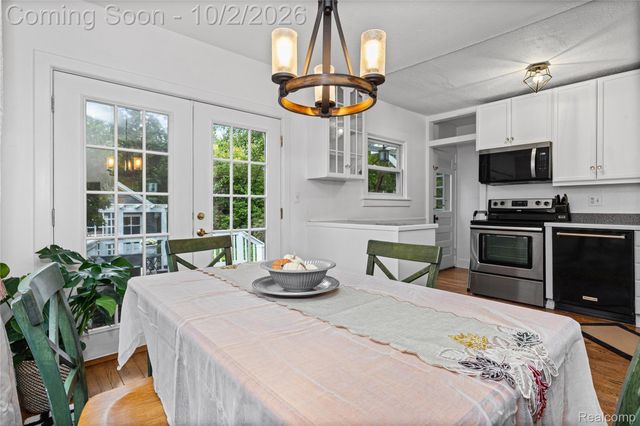 16260 Birwood Avenue, Beverly Hills Village, MI 48025