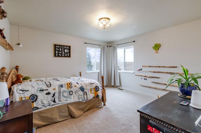 6324 COG HILL LN, Rapid City, SD 57702