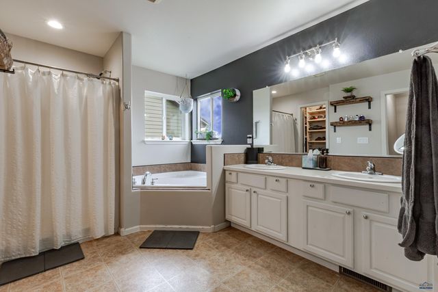 6324 COG HILL LN, Rapid City, SD 57702