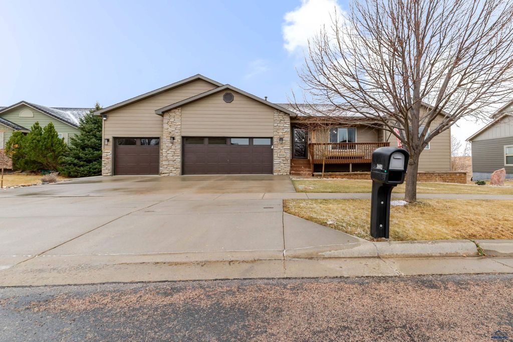 6324 COG HILL LN, Rapid City, SD 57702