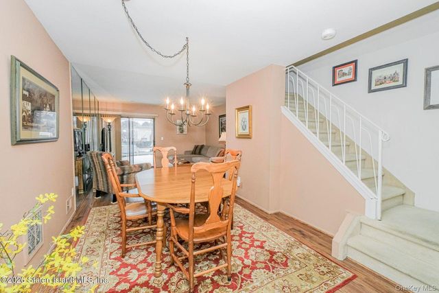 31 Stonegate Drive, Staten Island, NY 10304