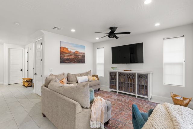 2388 E CASCADA WAY, Washington, UT 84780