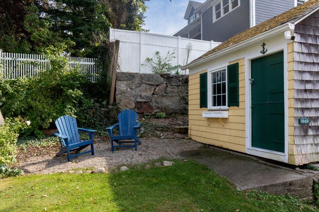 1 Sagamore St, Plymouth, MA 02360