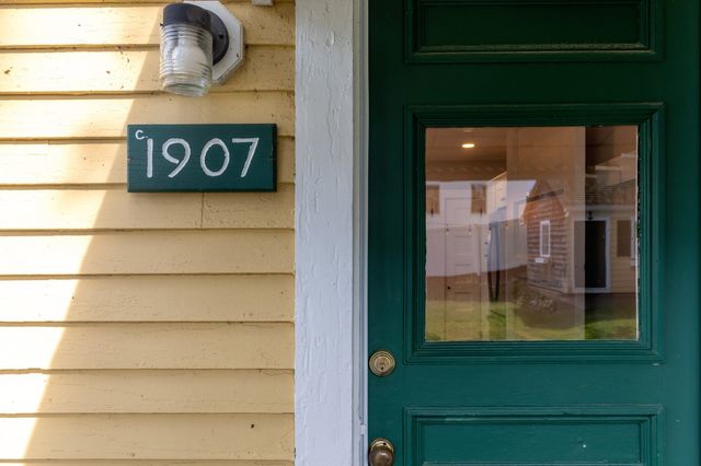 1 Sagamore St, Plymouth, MA 02360