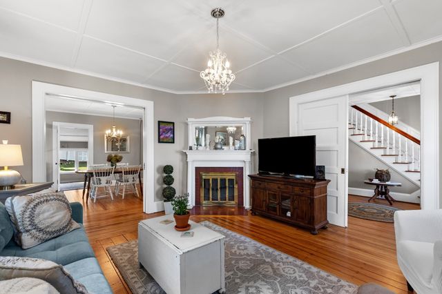 1 Sagamore St, Plymouth, MA 02360