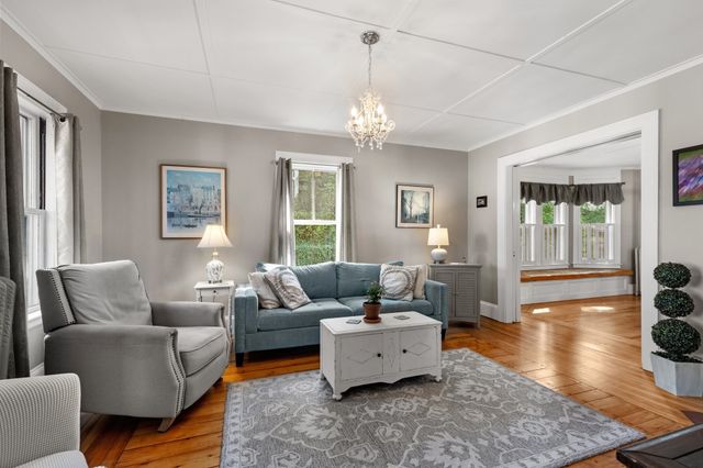 1 Sagamore St, Plymouth, MA 02360