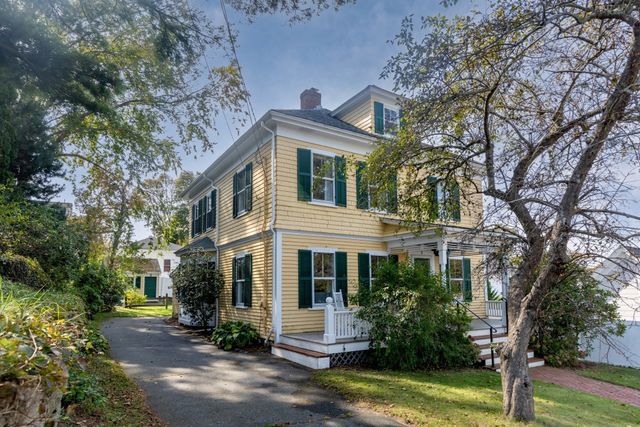 1 Sagamore St, Plymouth, MA 02360