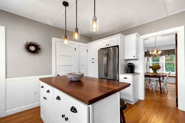 1 Sagamore St, Plymouth, MA 02360