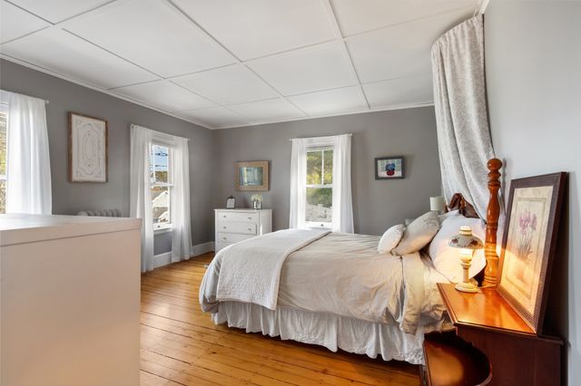 1 Sagamore St, Plymouth, MA 02360