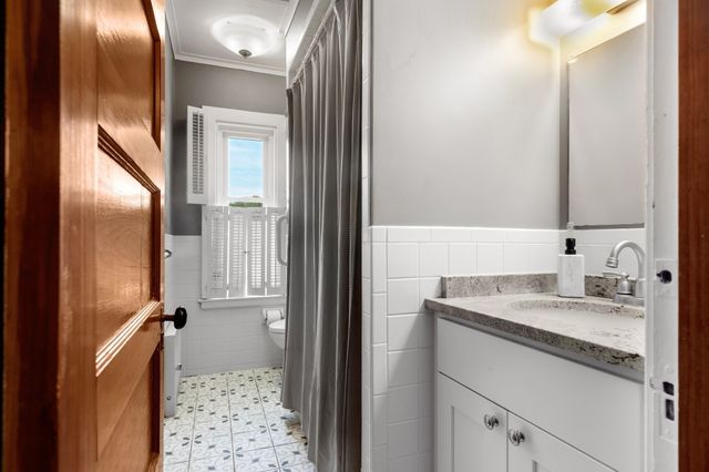 1 Sagamore St, Plymouth, MA 02360