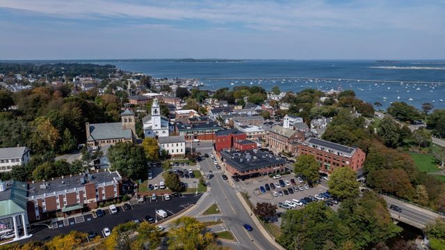 1 Sagamore St, Plymouth, MA 02360
