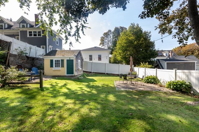 1 Sagamore St, Plymouth, MA 02360