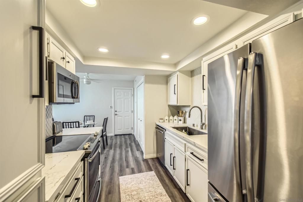 Image 12 of property listing at 5916 Portobelo Ct, San Diego, CA 92124