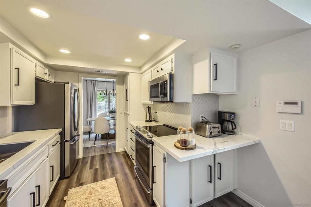 Image 13 of property listing at 5916 Portobelo Ct, San Diego, CA 92124