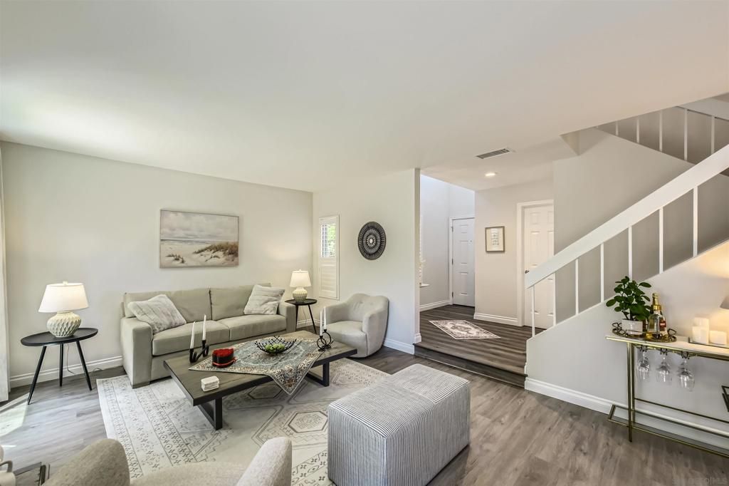 Image 8 of property listing at 5916 Portobelo Ct, San Diego, CA 92124