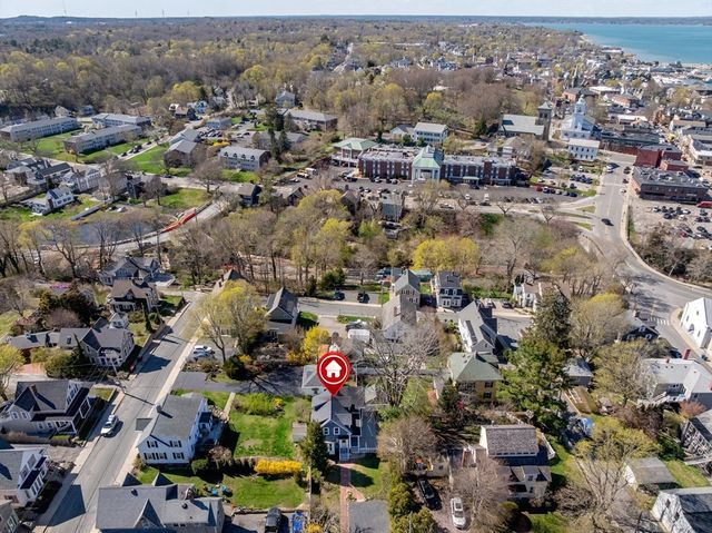 3 Massasoit St, Plymouth, MA 02360