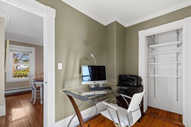 3 Massasoit St, Plymouth, MA 02360