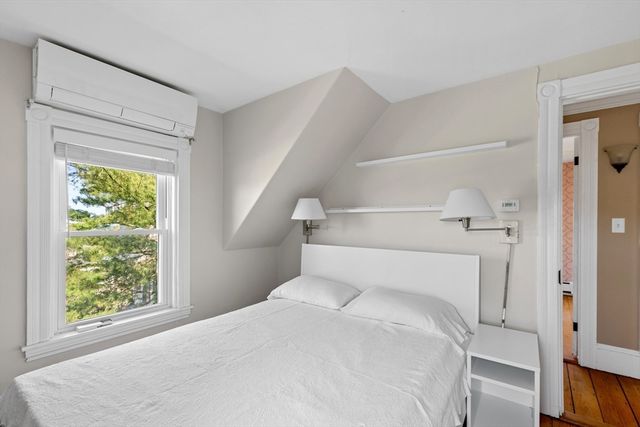 3 Massasoit St, Plymouth, MA 02360
