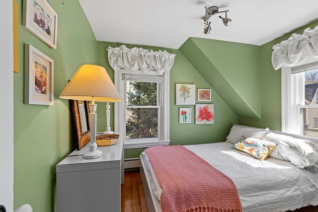 3 Massasoit St, Plymouth, MA 02360