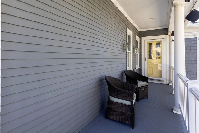 3 Massasoit St, Plymouth, MA 02360