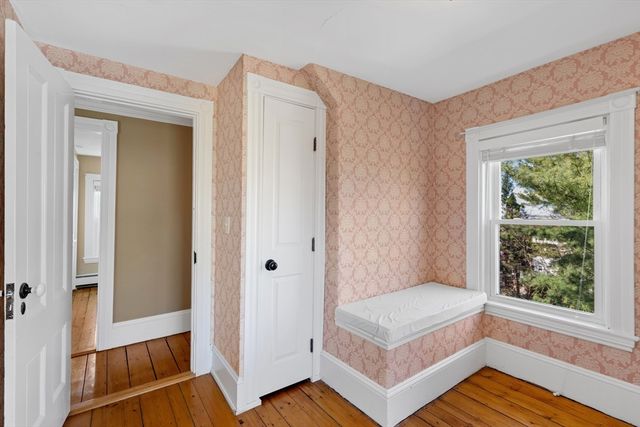 3 Massasoit St, Plymouth, MA 02360