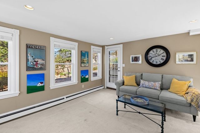 3 Massasoit St, Plymouth, MA 02360