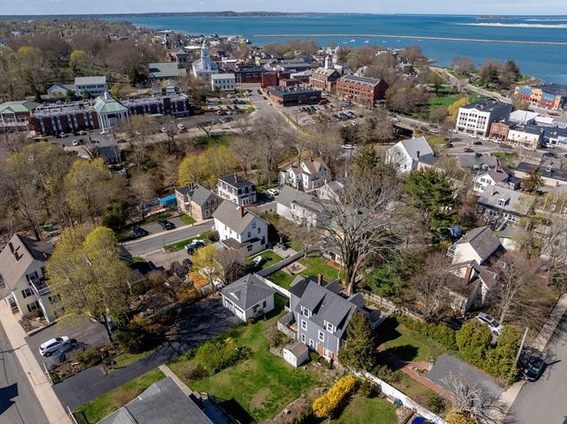 3 Massasoit St, Plymouth, MA 02360