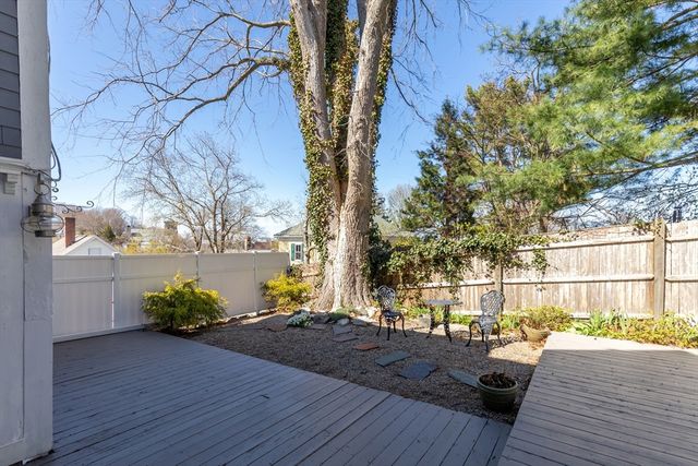 3 Massasoit St, Plymouth, MA 02360