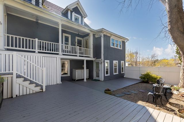 3 Massasoit St, Plymouth, MA 02360