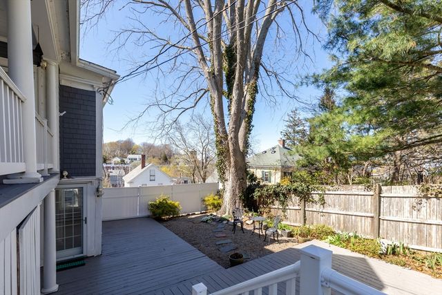 3 Massasoit St, Plymouth, MA 02360
