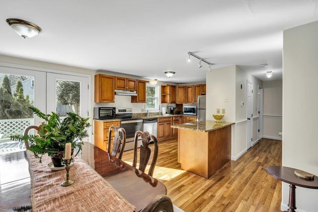 11 Dry Hollow Lane, Mashpee, MA 02649