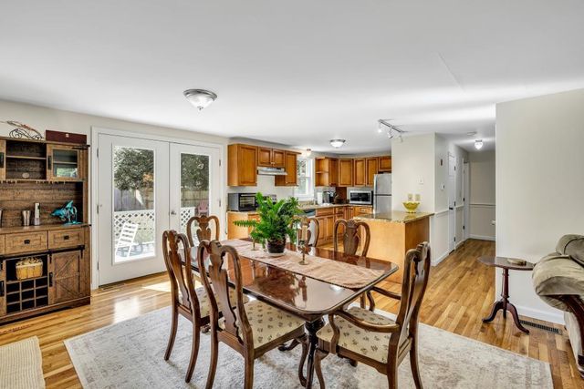 11 Dry Hollow Lane, Mashpee, MA 02649