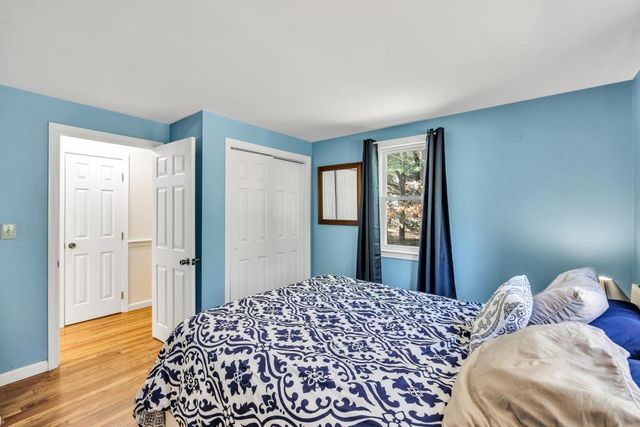 11 Dry Hollow Lane, Mashpee, MA 02649