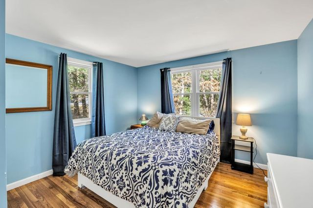 11 Dry Hollow Lane, Mashpee, MA 02649