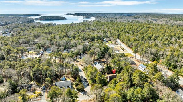 11 Dry Hollow Lane, Mashpee, MA 02649