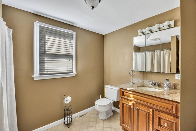 11 Dry Hollow Lane, Mashpee, MA 02649