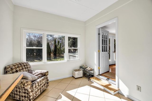 11 Dry Hollow Lane, Mashpee, MA 02649