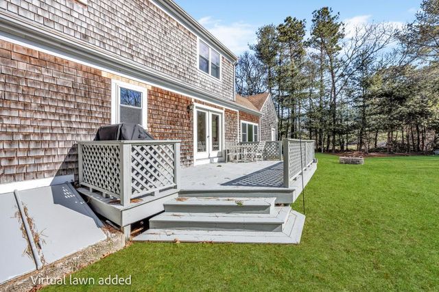 11 Dry Hollow Lane, Mashpee, MA 02649